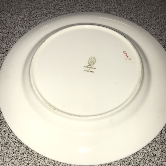 Vintage Wedgwood ceramic floral plate - Picture 4 of 6